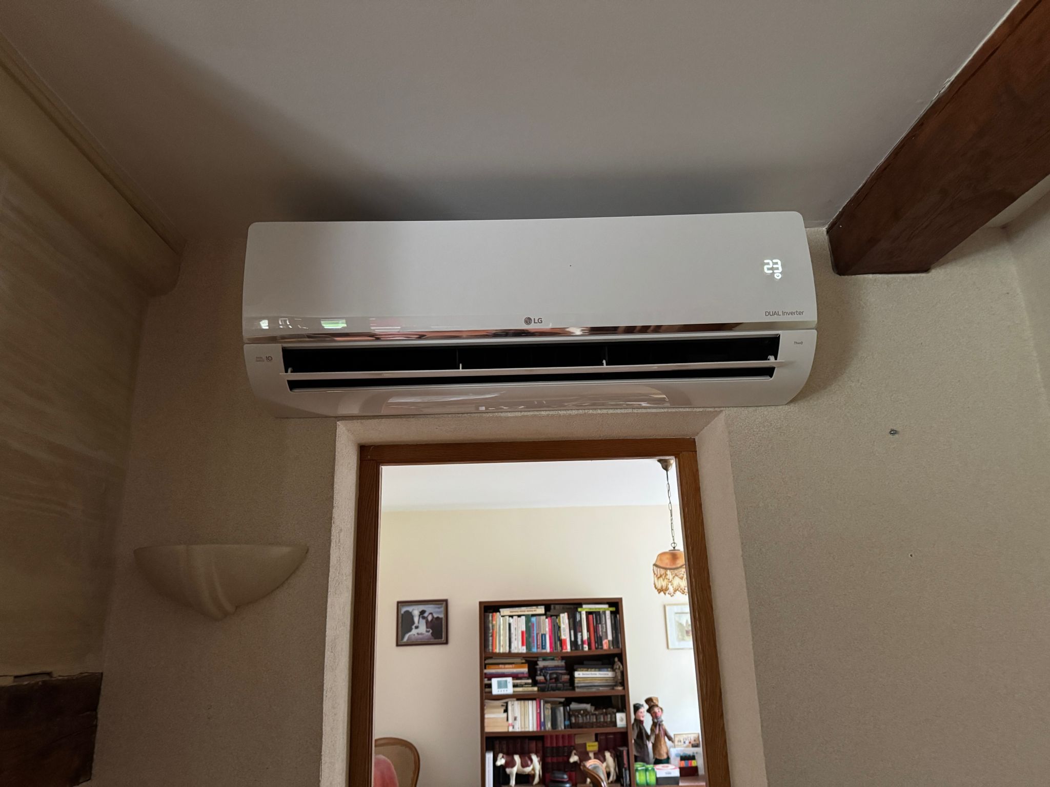 Climatisation réversible LG Dual Inverter installée par AUDRIEU à Honfleur